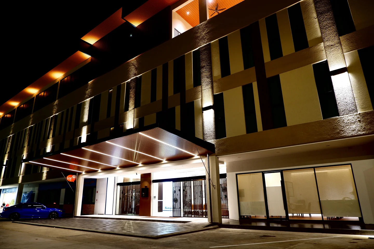 J Hotel